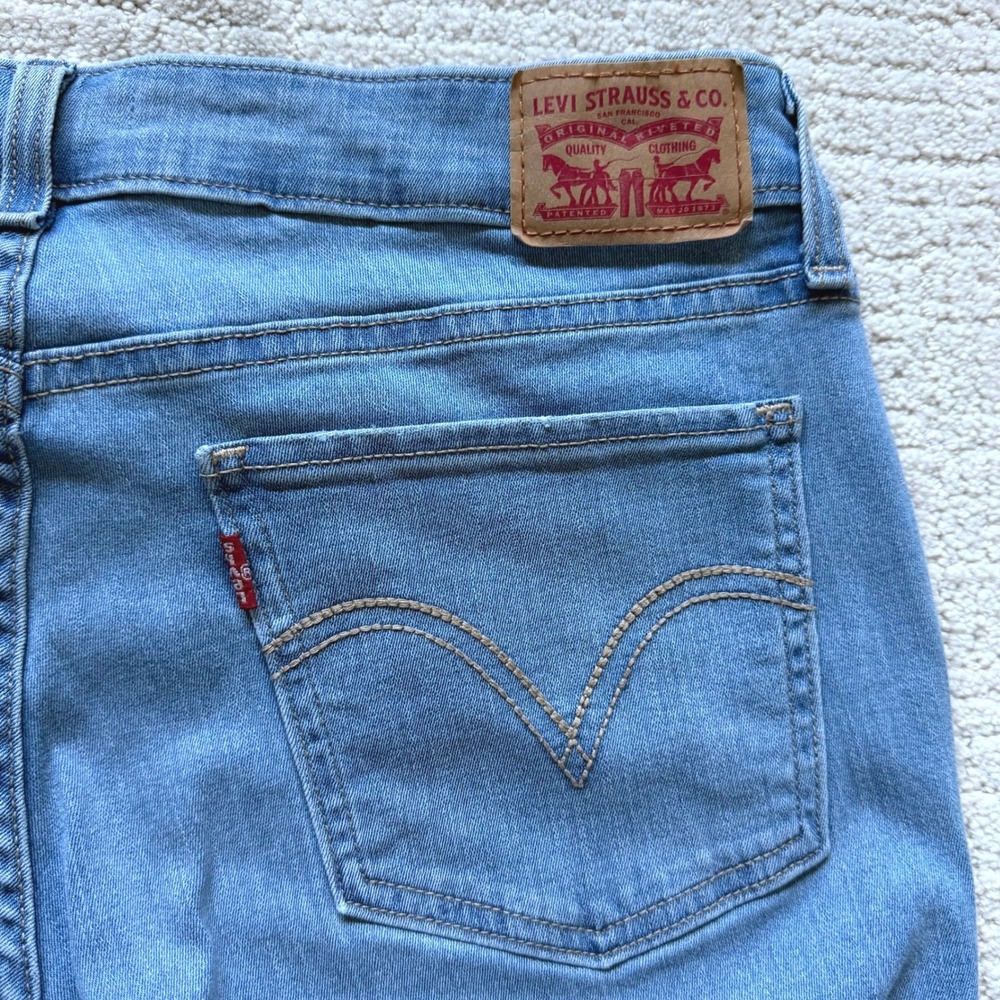 Levis 535 Super Skinny Jeans Light‎ Wash Blue Denim Womens 32x30 Stretch Classic